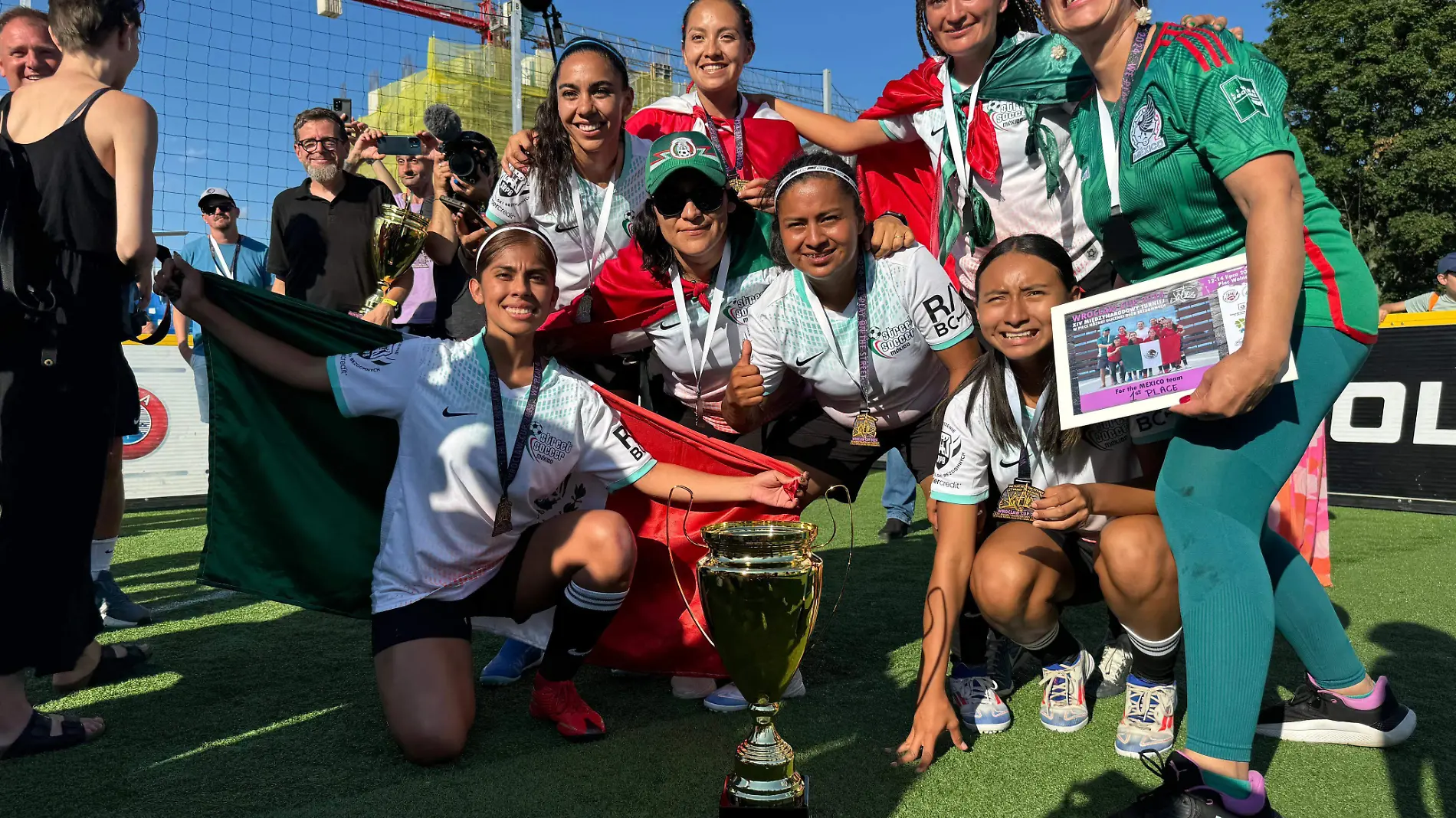 Tlaxcalteca se proclama campeona con México (4)